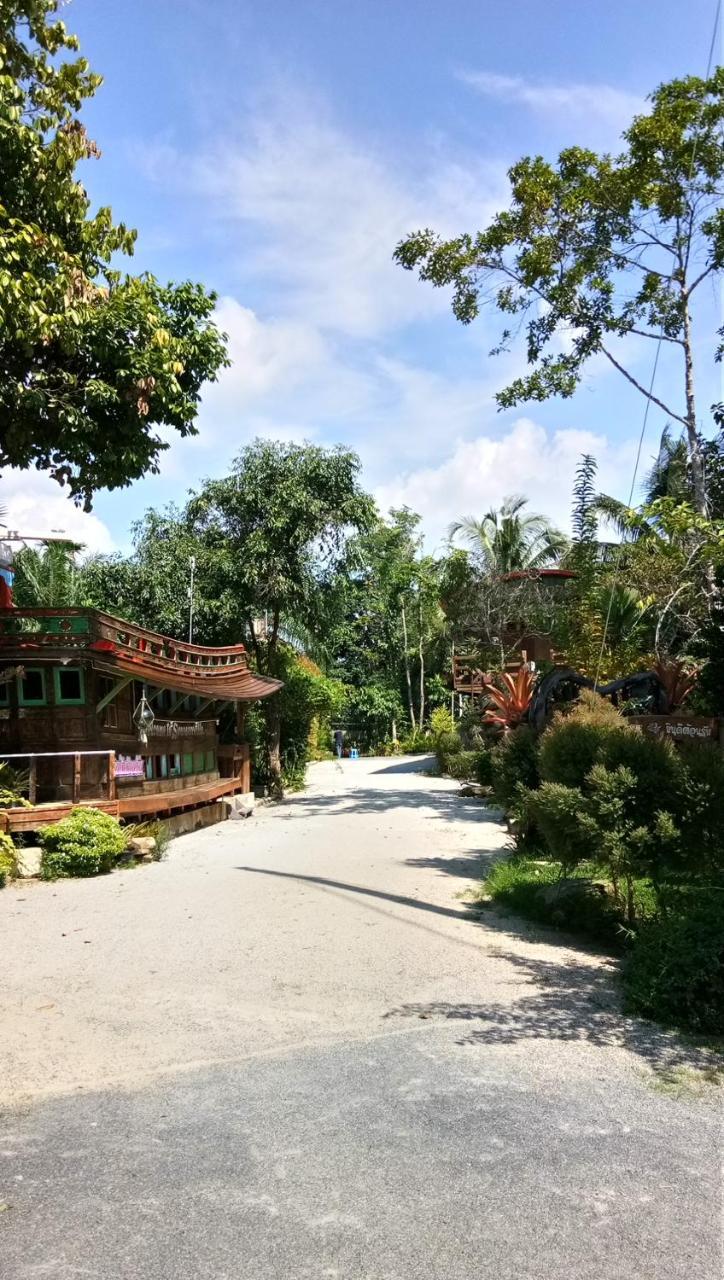 Suanson Villa Nakhon Si Thammarat Luaran gambar