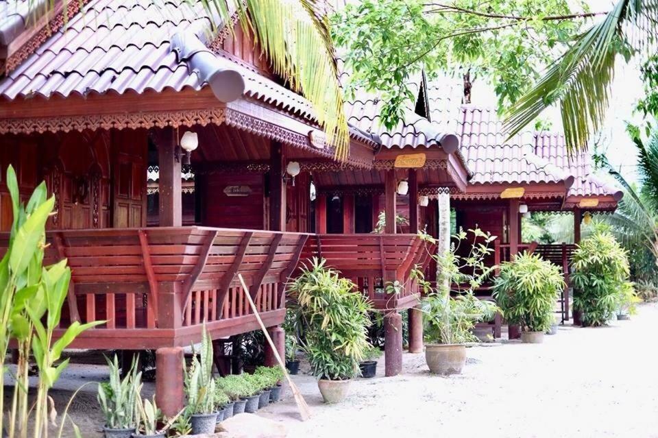 Suanson Villa Nakhon Si Thammarat Luaran gambar